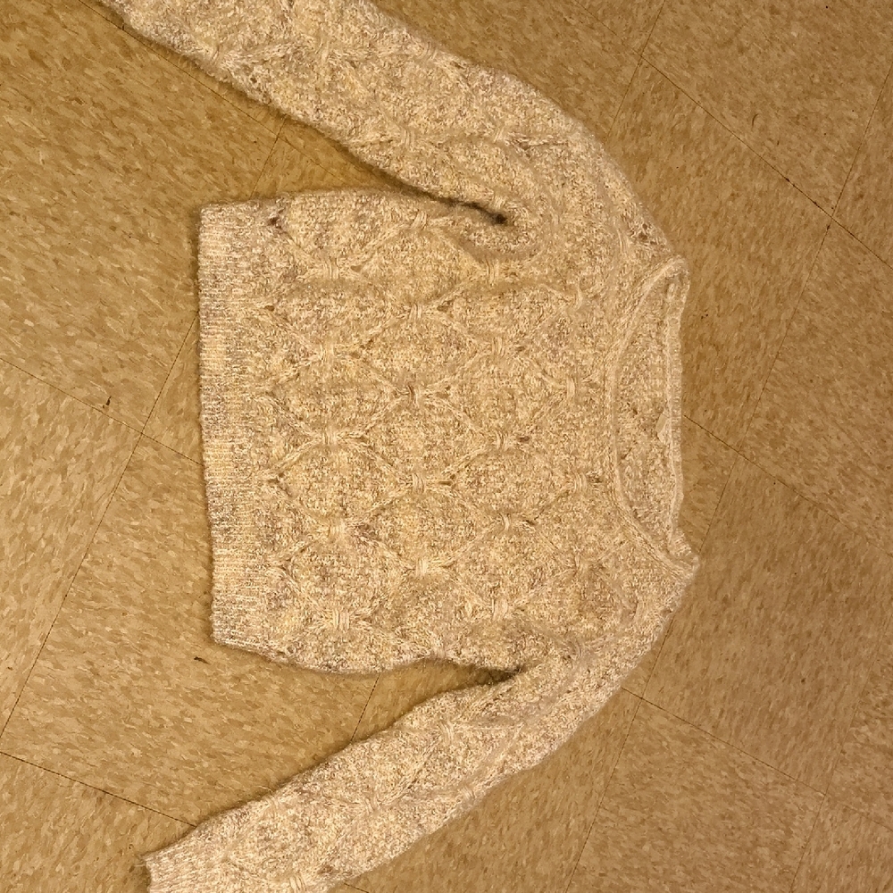 #80 Forever 21 Cream Textured Knit Sweater.Size Medium.